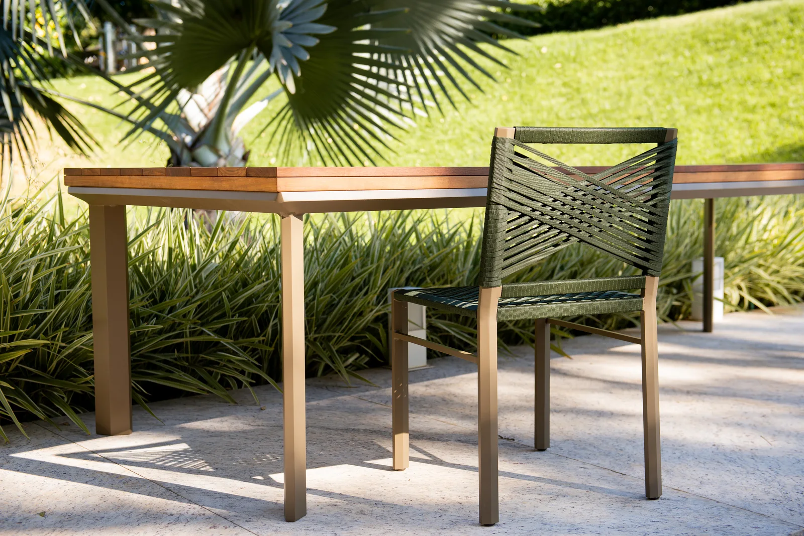 Mesa de Jantar Hexa com outras peças da linha Hexa