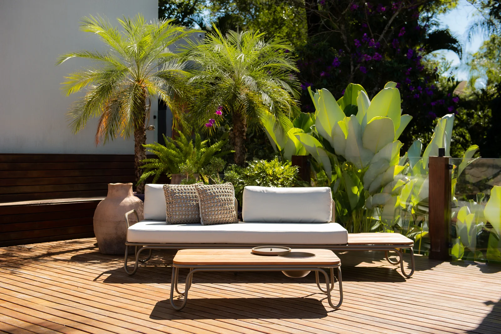 Sofá Afluentes em ambiente decorado, design de Deivid de Almeida
