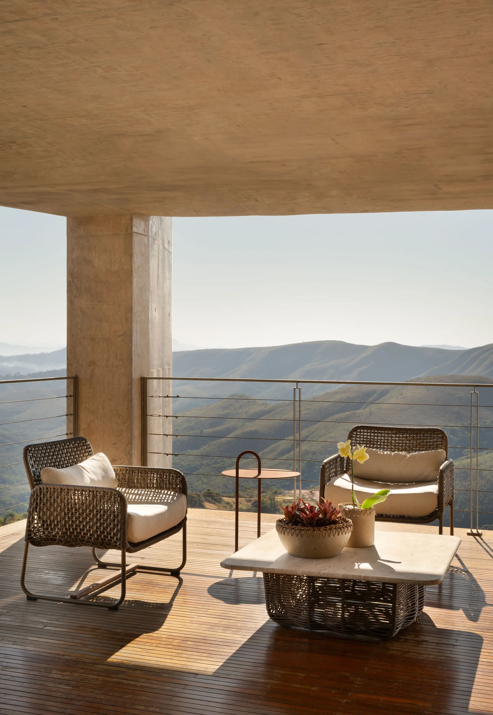 Poltrona Horizonte com outras peças da linha Horizonte