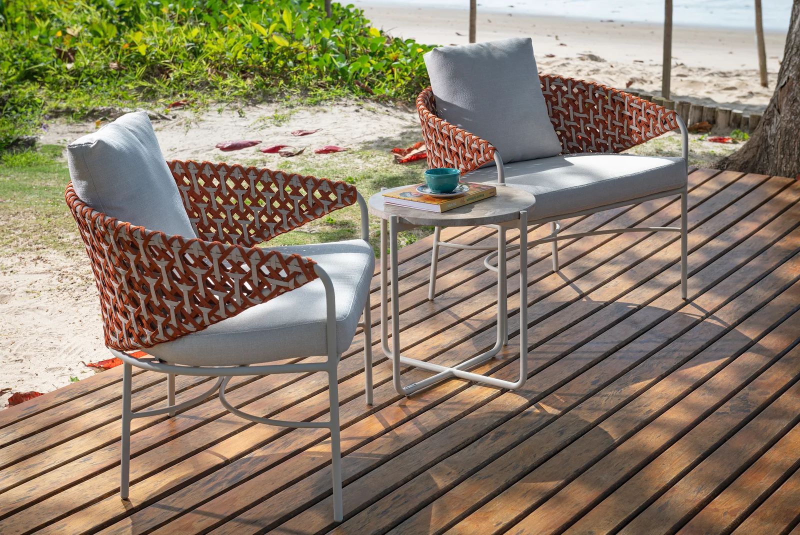 Poltrona Vitral com outras peças da linha Vitral