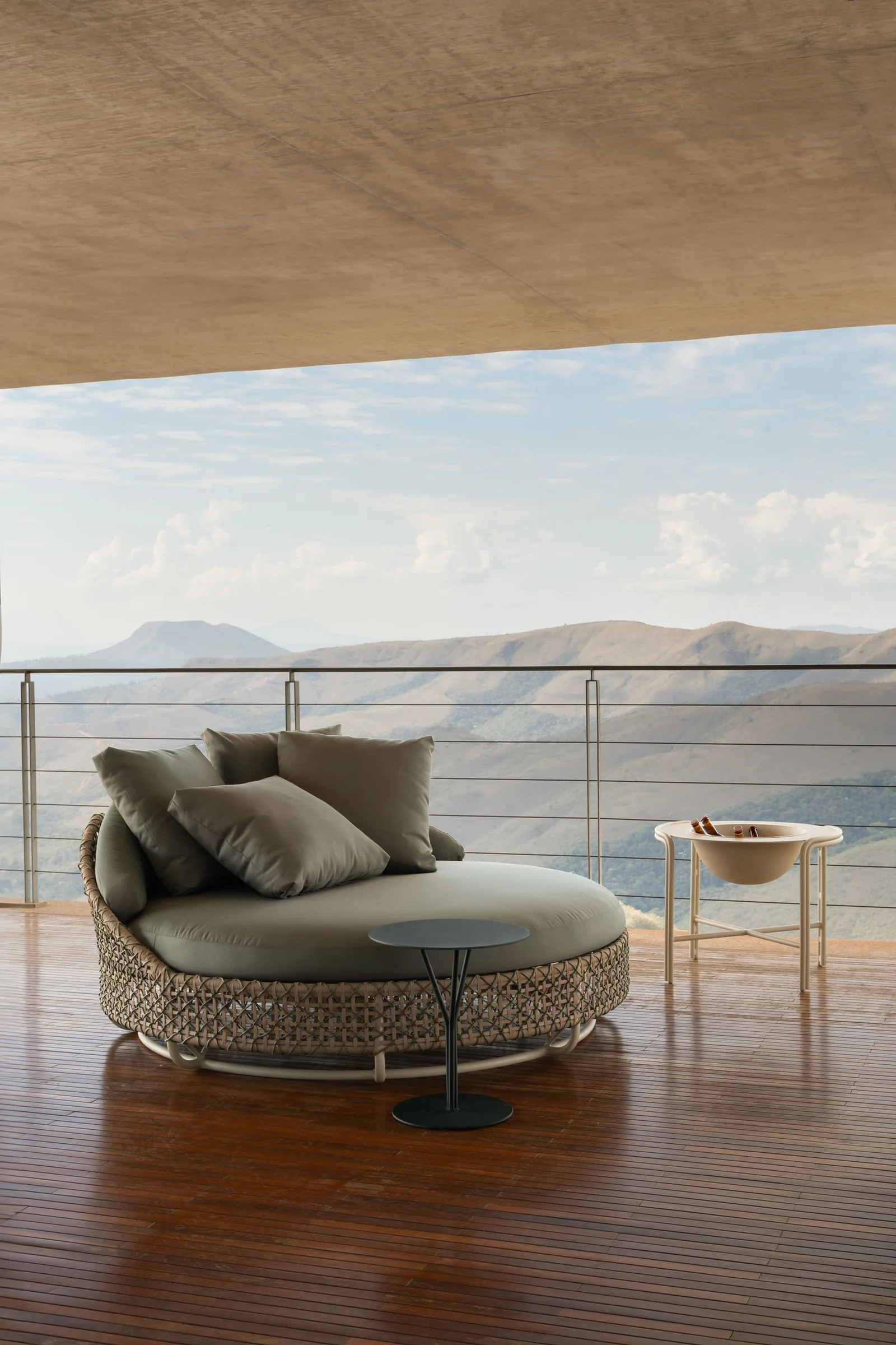 Daybed Contorno com outras peças da linha Contorno