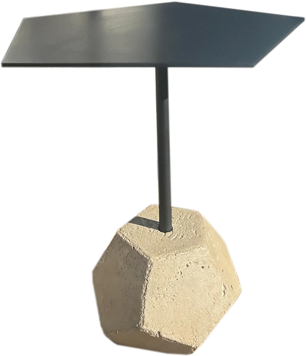 Mesa Lateral Coral, design de Bruno Leal